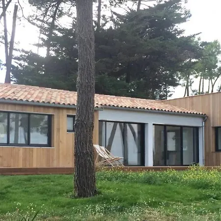 Ile De Re Avec Acces Du Jardin Tatil Evi